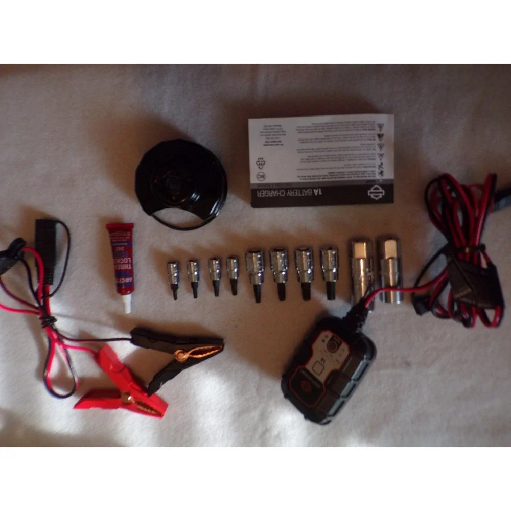 HARLEY-DAVIDSON BATTERY TENDER AND STAR BIT SOCKETS AND OIL FILTER WRENCH